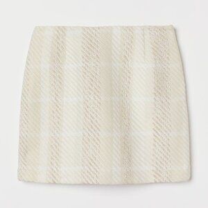 NWT Textured Tweed Cream and White Mini Skirt H & M Size Small